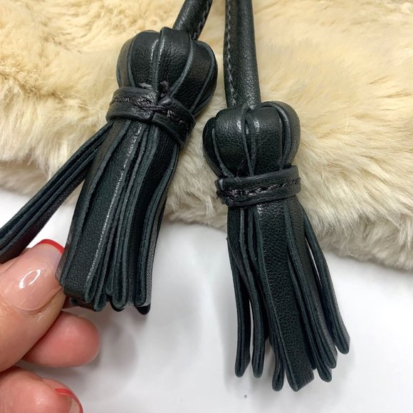 RARE JUICY COUTURE Cream Fur & Black Leather Wristlet Clutch - Picture 3 of 12